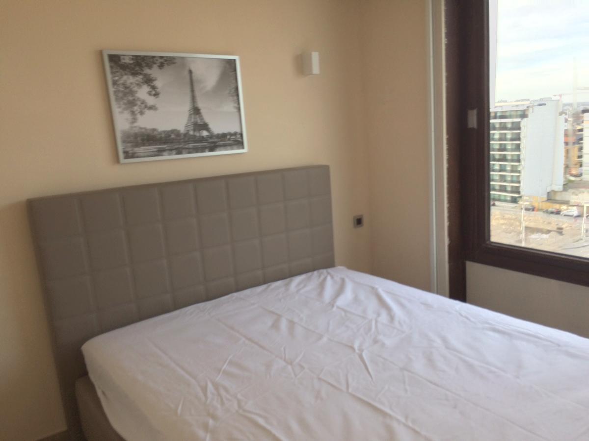 Apartment Golden Trust *