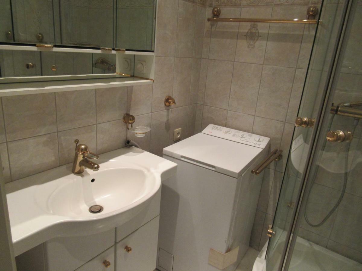 Apartment Golden Trust *