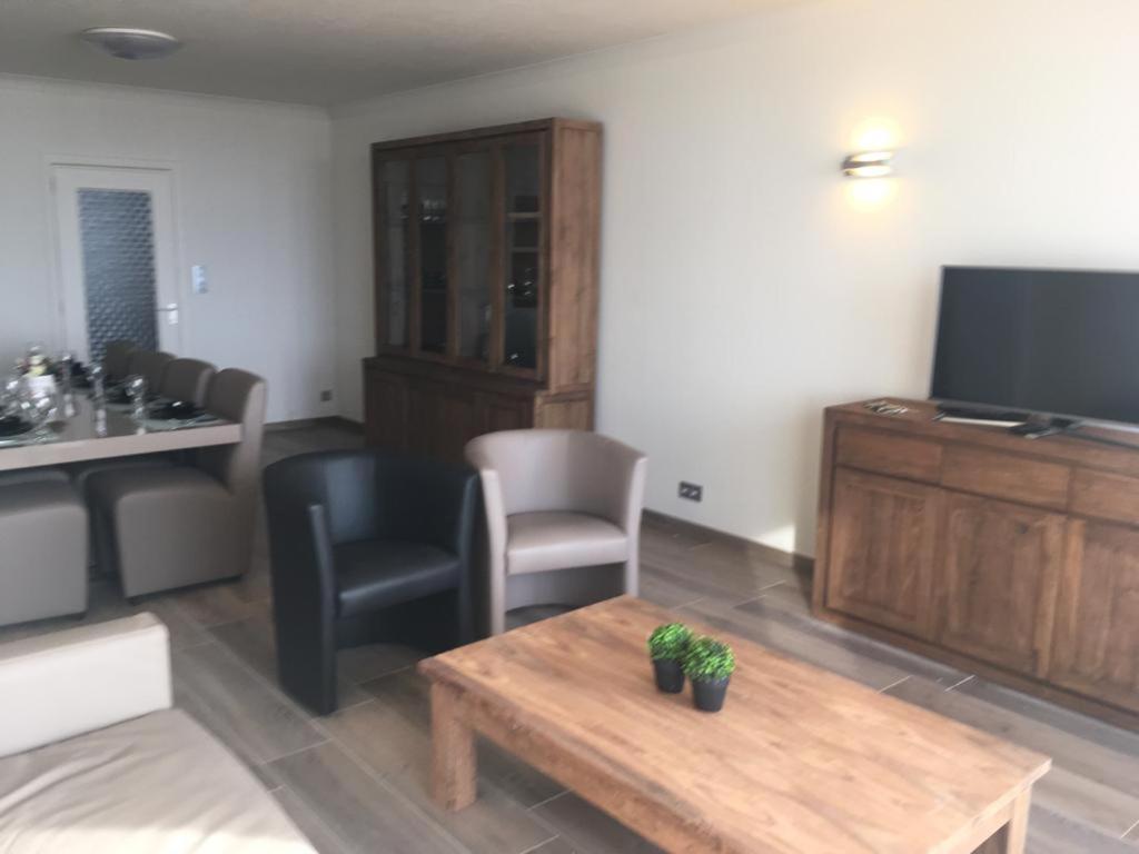 Golden Trust Apartment *